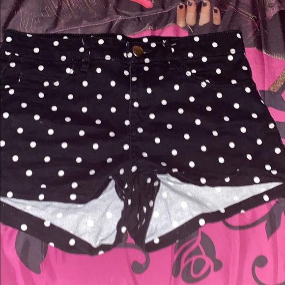 Shorts - Picture 1 of 2